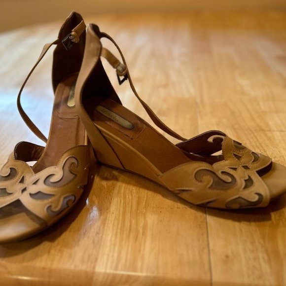 Brand New MARK By AVON Camel Colored Wedge Sandal (Size 9) - Picture 1 of 1